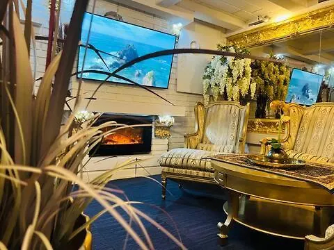 Appartamento Host 2 *